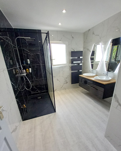 Rénovation d'une salle de bains, classique art déco par Dupré en Charentes Maritime (17), photo après
